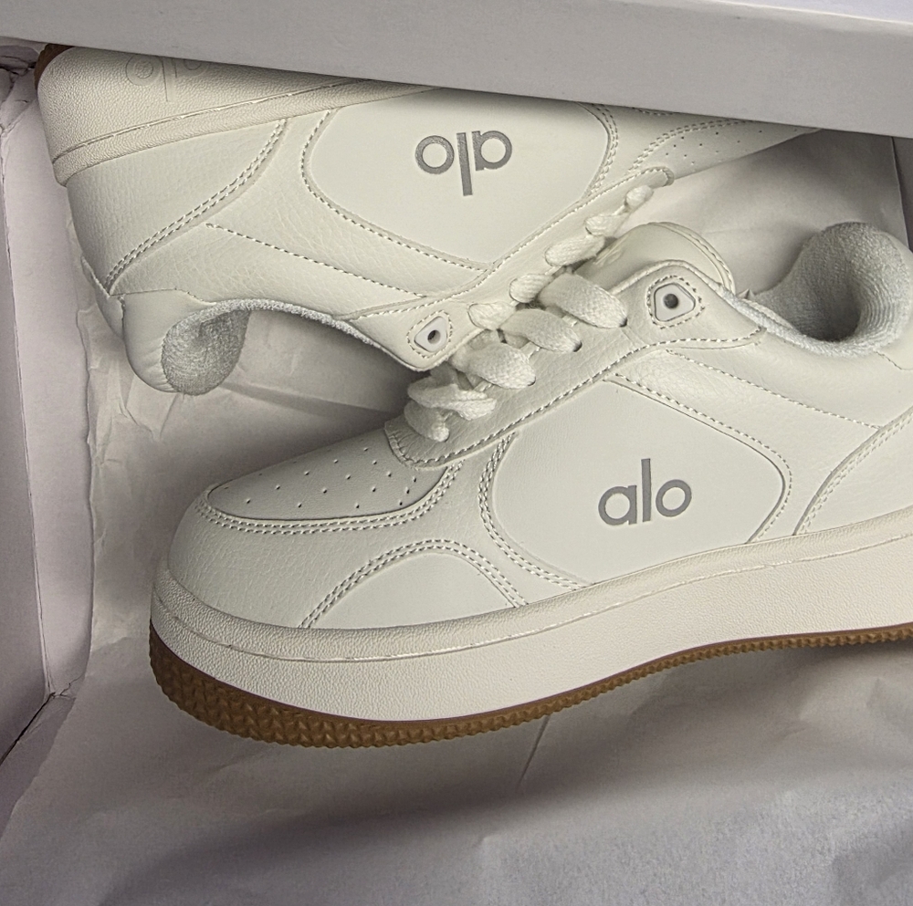 Alo White Recovery Mode Sneakers Women Brand New alo Shoes - Picture 9 of 9